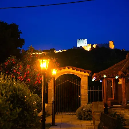 Irida 'n' Pool Guest house 3*