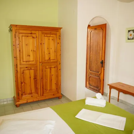 Irida 'n' Pool Guest house Paralia Panteleimonos