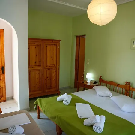 Pensionat Irida 'n' Pool Paralia Pantaleimonos