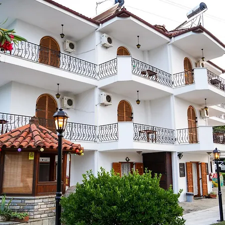 Irida 'n' Pool Guest house