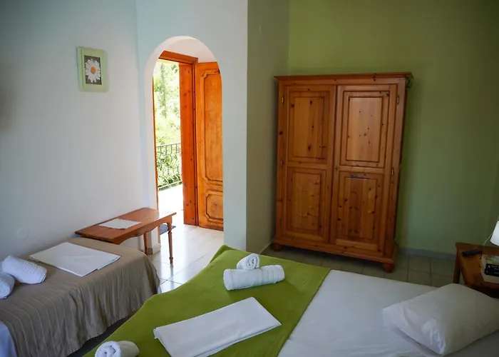 Irida 'n' Pool Vendégház Pandeleímonosz-part